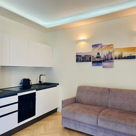 Apartament Sky View -porta Nuova- 2 Con Balcone